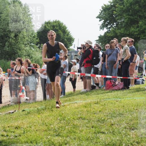 15.06.2025 - 27. Vierlanden-Triathlon KatJ http://msf.ph/oto/8014450 15.06.2025 10:15:10 Schwimmen 480, 528, 555, 570, 587, 592, 597, 605, 635 meine-sportfotos.de