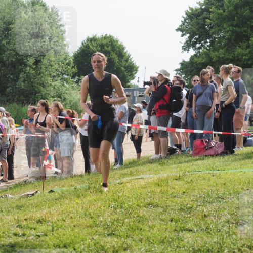 15.06.2025 - 27. Vierlanden-Triathlon KatJ http://msf.ph/oto/8014463 15.06.2025 10:15:10 Schwimmen 480, 528, 555, 570, 587, 592, 597, 605, 635 meine-sportfotos.de