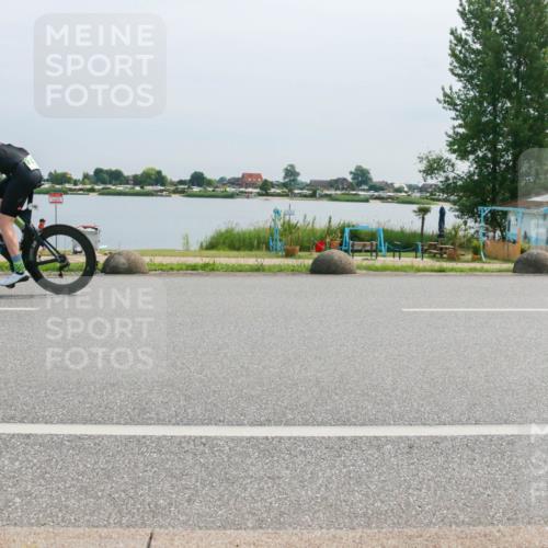15.06.2025 - 27. Vierlanden-Triathlon H.Heesch http://msf.ph/oto/8014470 15.06.2025 11:10:32 Radfahren 145, 746, 867 meine-sportfotos.de