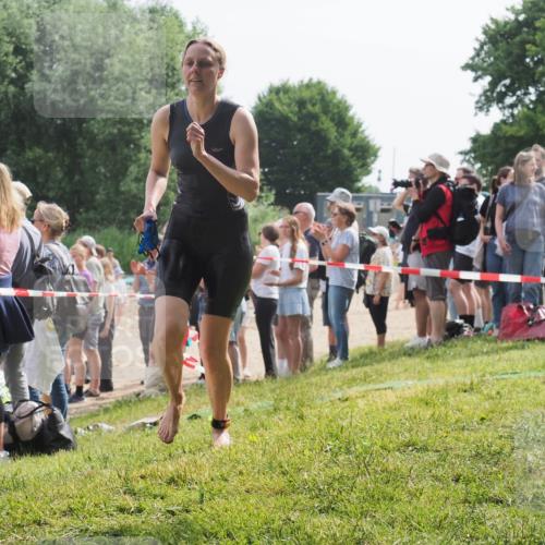 15.06.2025 - 27. Vierlanden-Triathlon KatJ http://msf.ph/oto/8014500 15.06.2025 10:15:11 Schwimmen 480, 528, 555, 587, 592, 597, 605, 635 meine-sportfotos.de