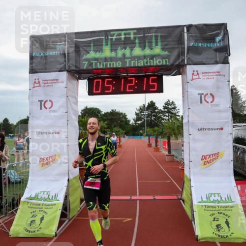 15.06.2025 - 7 Türme Triathlon Michael Strokosch http://msf.ph/oto/8014518 15.06.2025 15:12:15 Ziel 267, 356, 444, 549 meine-sportfotos.de