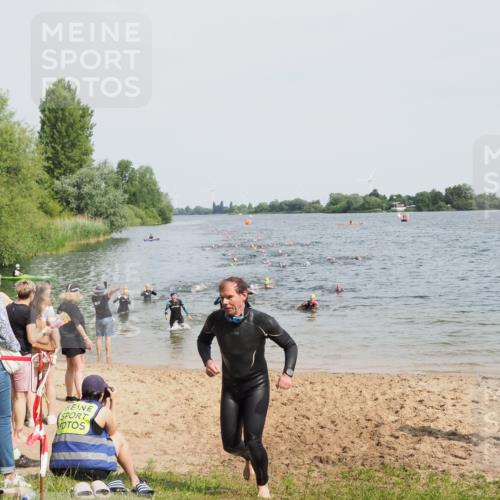 21.06.2025 - 27. Vierlanden-Triathlon MichiJ http://msf.ph/oto/8014547 15.06.2026 10:16:08 Schwimmen 445, 489, 612 meine-sportfotos.de