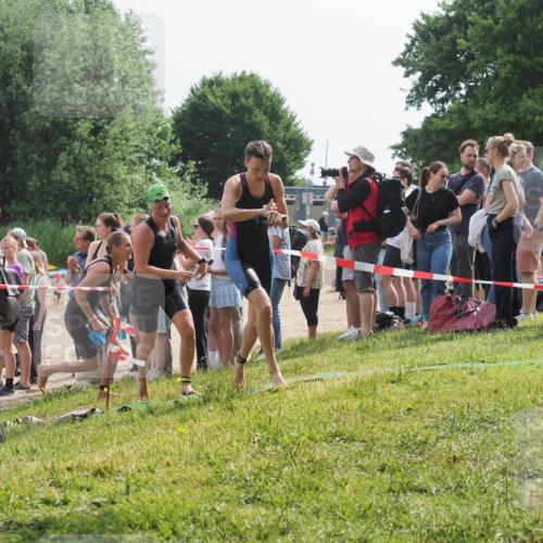 15.06.2025 - 27. Vierlanden-Triathlon KatJ http://msf.ph/oto/8014570 15.06.2025 10:15:12 Schwimmen 480, 507, 528, 555, 587, 592, 597, 605, 635 meine-sportfotos.de