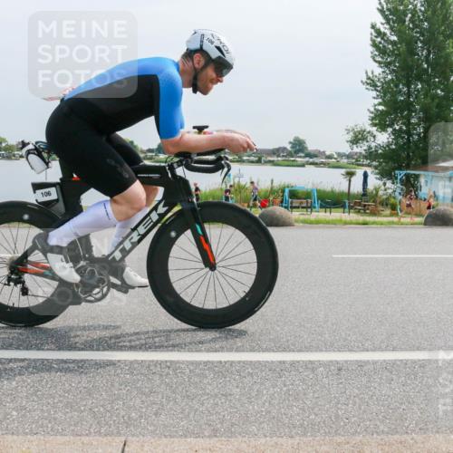 15.06.2025 - 27. Vierlanden-Triathlon H.Heesch http://msf.ph/oto/8014579 15.06.2025 11:11:14 Radfahren 106, 714 meine-sportfotos.de