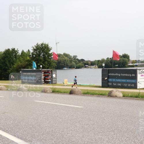 15.06.2025 - 27. Vierlanden-Triathlon H.Heesch http://msf.ph/oto/8014585 15.06.2025 11:16:13 Radfahren 208, 801, 819 meine-sportfotos.de