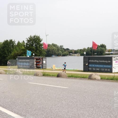 15.06.2025 - 27. Vierlanden-Triathlon H.Heesch http://msf.ph/oto/8014598 15.06.2025 11:16:14 Radfahren 208, 801, 819 meine-sportfotos.de