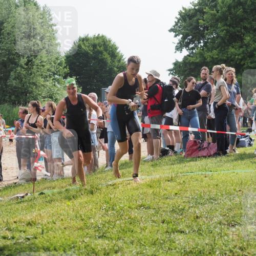 15.06.2025 - 27. Vierlanden-Triathlon KatJ http://msf.ph/oto/8014609 15.06.2025 10:15:13 Schwimmen 480, 507, 528, 555, 587, 592, 597, 605, 635 meine-sportfotos.de