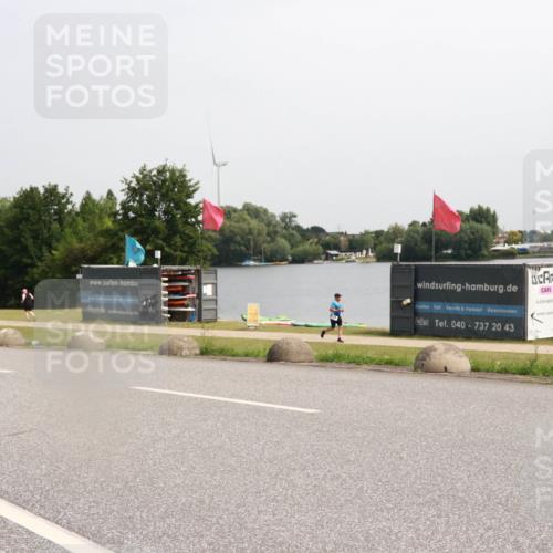 15.06.2025 - 27. Vierlanden-Triathlon H.Heesch http://msf.ph/oto/8014621 15.06.2025 11:16:14 Radfahren 208, 801, 819 meine-sportfotos.de