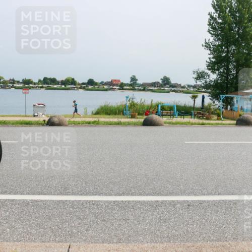 21.06.2025 - 27. Vierlanden-Triathlon H.Heesch http://msf.ph/oto/8014626 15.06.2025 11:49:54 Radfahren 747, 820, 962 meine-sportfotos.de