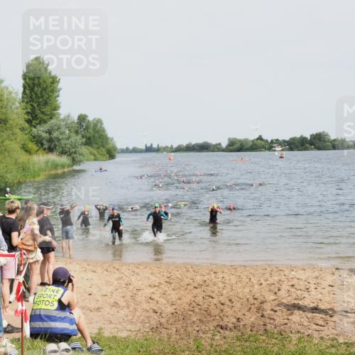 21.06.2025 - 27. Vierlanden-Triathlon MichiJ http://msf.ph/oto/8014630 15.06.2026 10:16:10 Schwimmen 445, 489, 611 meine-sportfotos.de