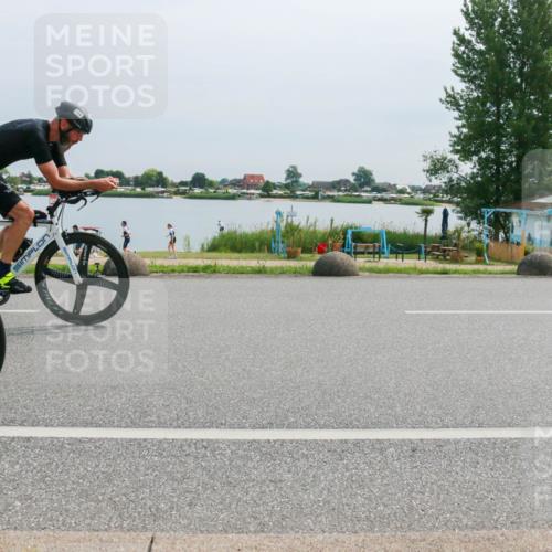 15.06.2025 - 27. Vierlanden-Triathlon H.Heesch http://msf.ph/oto/8014648 15.06.2025 11:11:29 Radfahren 59, 67, 88, 116, 127, 646 meine-sportfotos.de