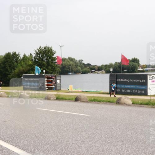 15.06.2025 - 27. Vierlanden-Triathlon H.Heesch http://msf.ph/oto/8014654 15.06.2025 11:16:15 Radfahren 801, 819 meine-sportfotos.de
