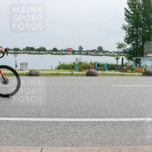 15.06.2025 - 27. Vierlanden-Triathlon H.Heesch http://msf.ph/oto/8014666 15.06.2025 11:11:34 Radfahren 67 meine-sportfotos.de