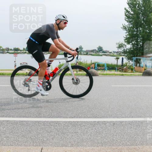 15.06.2025 - 27. Vierlanden-Triathlon H.Heesch http://msf.ph/oto/8014675 15.06.2025 11:11:34 Radfahren 67 meine-sportfotos.de