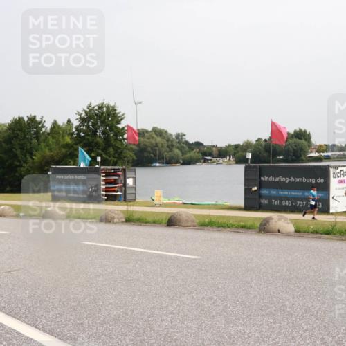 15.06.2025 - 27. Vierlanden-Triathlon H.Heesch http://msf.ph/oto/8014687 15.06.2025 11:16:17 Radfahren 801, 819 meine-sportfotos.de