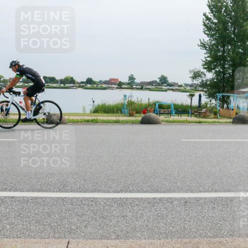 15.06.2025 - 27. Vierlanden-Triathlon H.Heesch http://msf.ph/oto/8014692 15.06.2025 11:11:39 Radfahren 242 meine-sportfotos.de