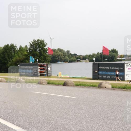 15.06.2025 - 27. Vierlanden-Triathlon H.Heesch http://msf.ph/oto/8014702 15.06.2025 11:16:17 Radfahren 801, 819 meine-sportfotos.de