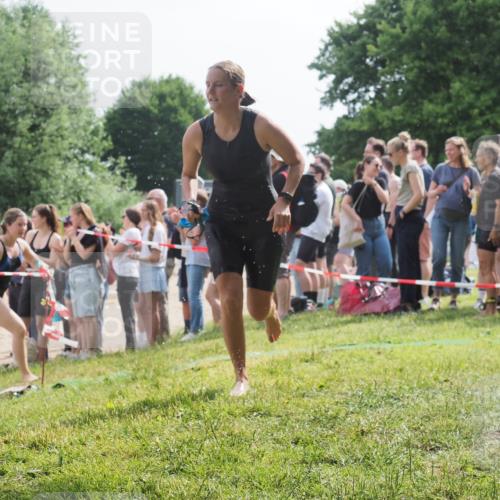 15.06.2025 - 27. Vierlanden-Triathlon KatJ http://msf.ph/oto/8014718 15.06.2025 10:15:15 Schwimmen 480, 507, 555, 587, 597, 635 meine-sportfotos.de