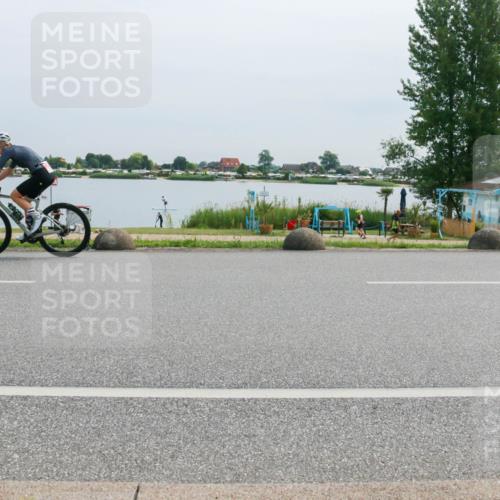 15.06.2025 - 27. Vierlanden-Triathlon H.Heesch http://msf.ph/oto/8014725 15.06.2025 11:11:50 Radfahren 212, 602 meine-sportfotos.de