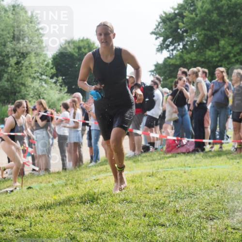 15.06.2025 - 27. Vierlanden-Triathlon KatJ http://msf.ph/oto/8014727 15.06.2025 10:15:15 Schwimmen 480, 507, 555, 587, 597, 635 meine-sportfotos.de