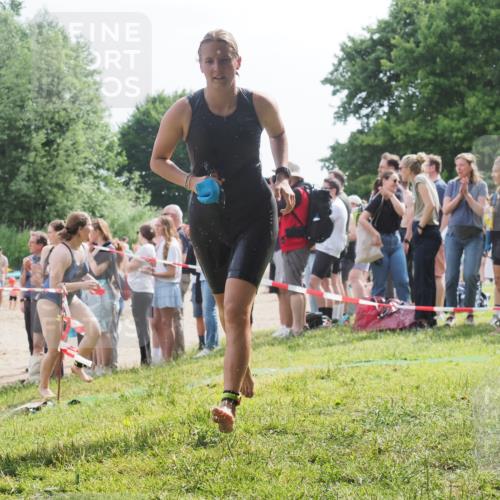 15.06.2025 - 27. Vierlanden-Triathlon KatJ http://msf.ph/oto/8014734 15.06.2025 10:15:15 Schwimmen 480, 507, 555, 587, 597, 635 meine-sportfotos.de