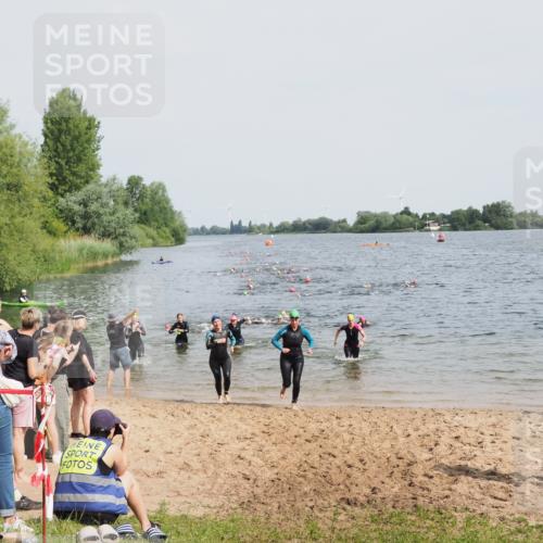 21.06.2025 - 27. Vierlanden-Triathlon MichiJ http://msf.ph/oto/8014752 15.06.2026 10:16:13 Schwimmen 445, 489, 523, 611 meine-sportfotos.de