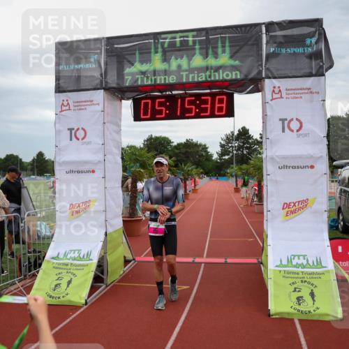 15.06.2025 - 7 Türme Triathlon Michael Strokosch http://msf.ph/oto/8014776 15.06.2025 15:15:38 Ziel 317 meine-sportfotos.de