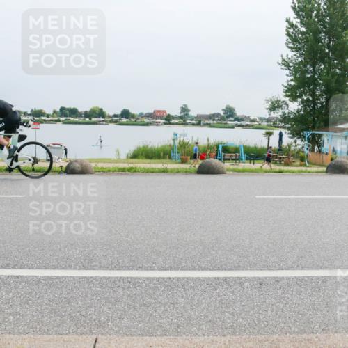 15.06.2025 - 27. Vierlanden-Triathlon H.Heesch http://msf.ph/oto/8014782 15.06.2025 11:11:59 Radfahren 793 meine-sportfotos.de