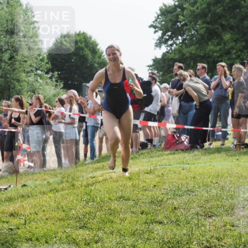 15.06.2025 - 27. Vierlanden-Triathlon KatJ http://msf.ph/oto/8014785 15.06.2025 10:15:17 Schwimmen 480, 507, 555, 587, 597, 635 meine-sportfotos.de