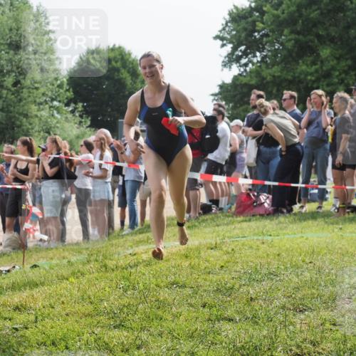 15.06.2025 - 27. Vierlanden-Triathlon KatJ http://msf.ph/oto/8014790 15.06.2025 10:15:17 Schwimmen 480, 507, 555, 587, 597, 635 meine-sportfotos.de