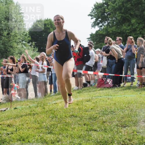 15.06.2025 - 27. Vierlanden-Triathlon KatJ http://msf.ph/oto/8014804 15.06.2025 10:15:17 Schwimmen 480, 507, 555, 587, 597, 635 meine-sportfotos.de