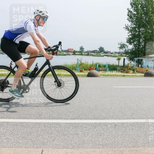 21.06.2025 - 27. Vierlanden-Triathlon H.Heesch http://msf.ph/oto/8014811 15.06.2025 11:50:19 Radfahren 670, 729, 731, 766, 783 meine-sportfotos.de