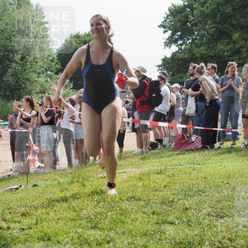 15.06.2025 - 27. Vierlanden-Triathlon KatJ http://msf.ph/oto/8014812 15.06.2025 10:15:17 Schwimmen 480, 507, 555, 587, 597, 635 meine-sportfotos.de