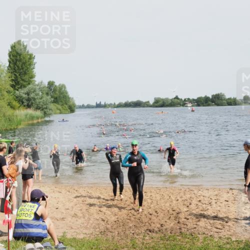 21.06.2025 - 27. Vierlanden-Triathlon MichiJ http://msf.ph/oto/8014823 15.06.2026 10:16:15 Schwimmen 445, 477, 489, 494, 523, 611 meine-sportfotos.de