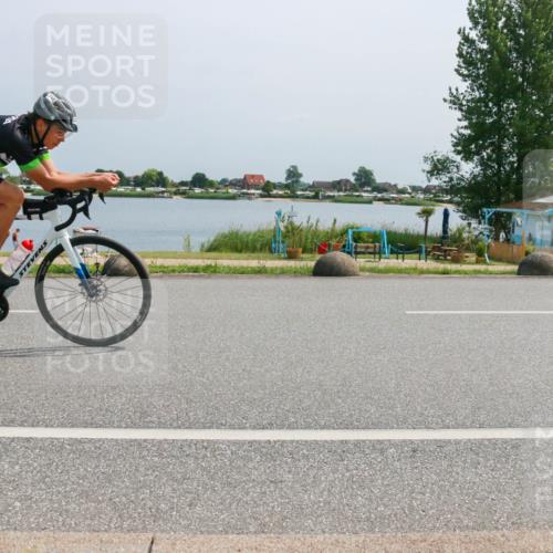 21.06.2025 - 27. Vierlanden-Triathlon H.Heesch http://msf.ph/oto/8014834 15.06.2025 11:50:30 Radfahren 242 meine-sportfotos.de