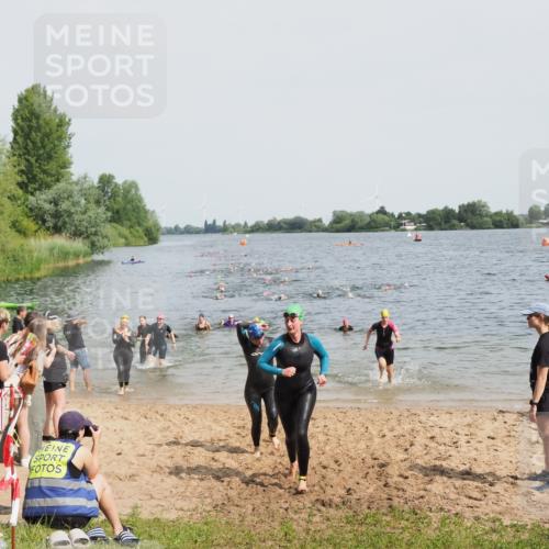 21.06.2025 - 27. Vierlanden-Triathlon MichiJ http://msf.ph/oto/8014843 15.06.2026 10:16:16 Schwimmen 477, 489, 494, 523, 611 meine-sportfotos.de
