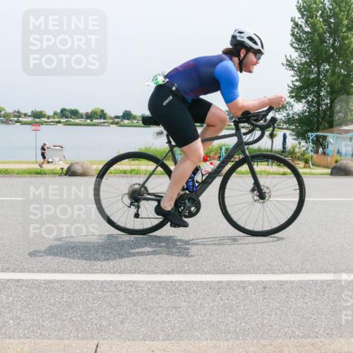 21.06.2025 - 27. Vierlanden-Triathlon H.Heesch http://msf.ph/oto/8014855 15.06.2025 11:50:47 Radfahren 750, 769 meine-sportfotos.de