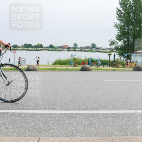 15.06.2025 - 27. Vierlanden-Triathlon H.Heesch http://msf.ph/oto/8014860 15.06.2025 11:12:10 Radfahren 231, 629 meine-sportfotos.de