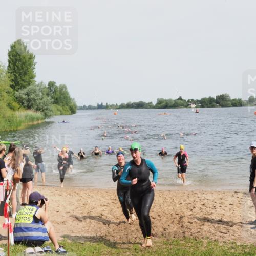 21.06.2025 - 27. Vierlanden-Triathlon MichiJ http://msf.ph/oto/8014869 15.06.2026 10:16:16 Schwimmen 477, 489, 494, 523, 611 meine-sportfotos.de