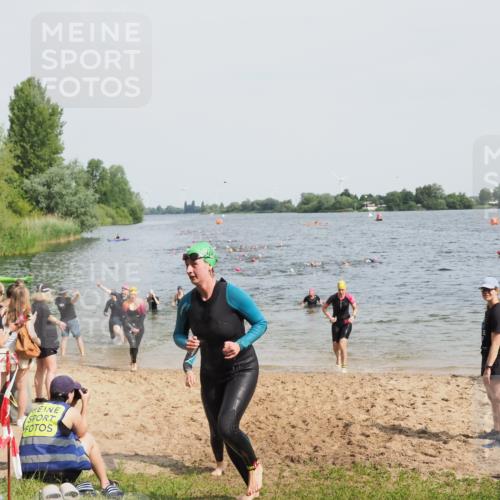 21.06.2025 - 27. Vierlanden-Triathlon MichiJ http://msf.ph/oto/8014898 15.06.2026 10:16:17 Schwimmen 477, 489, 494, 523, 526, 611 meine-sportfotos.de