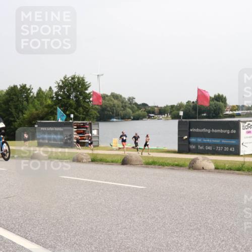 15.06.2025 - 27. Vierlanden-Triathlon H.Heesch http://msf.ph/oto/8014903 15.06.2025 11:16:25 Radfahren 717, 794 meine-sportfotos.de