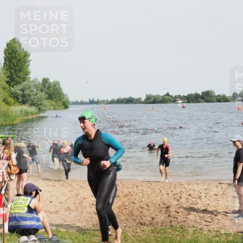 21.06.2025 - 27. Vierlanden-Triathlon MichiJ http://msf.ph/oto/8014904 15.06.2026 10:16:17 Schwimmen 477, 489, 494, 523, 526, 611 meine-sportfotos.de