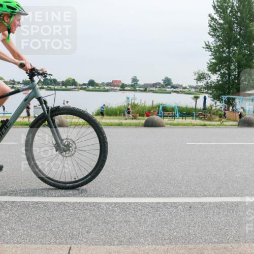 15.06.2025 - 27. Vierlanden-Triathlon H.Heesch http://msf.ph/oto/8014916 15.06.2025 11:12:16 Radfahren 231, 474, 574, 854 meine-sportfotos.de