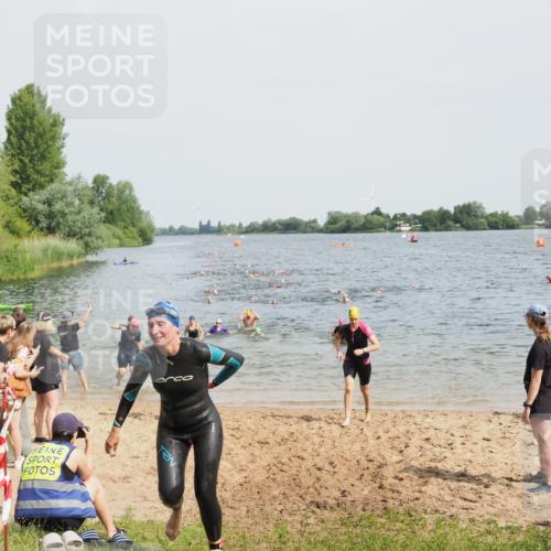21.06.2025 - 27. Vierlanden-Triathlon MichiJ http://msf.ph/oto/8014927 15.06.2026 10:16:18 Schwimmen 477, 489, 494, 523, 526, 611 meine-sportfotos.de