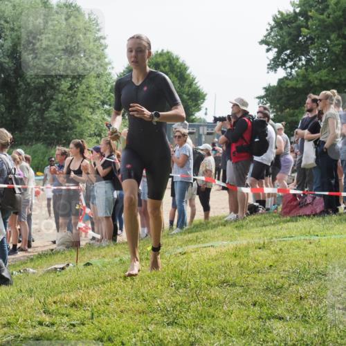 15.06.2025 - 27. Vierlanden-Triathlon KatJ http://msf.ph/oto/8014955 15.06.2025 10:15:20 Schwimmen 480, 507, 542, 555, 579, 587, 613, 631, 635 meine-sportfotos.de
