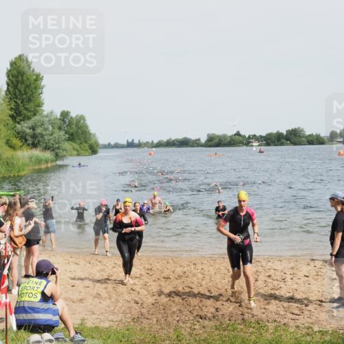 21.06.2025 - 27. Vierlanden-Triathlon MichiJ http://msf.ph/oto/8014958 15.06.2026 10:16:20 Schwimmen 477, 487, 489, 494, 523, 526, 611, 634 meine-sportfotos.de