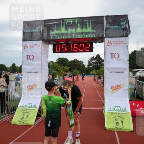 15.06.2025 - 7 Türme Triathlon Michael Strokosch http://msf.ph/oto/8014976 15.06.2025 15:16:02 Ziel 653 meine-sportfotos.de