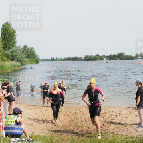 21.06.2025 - 27. Vierlanden-Triathlon MichiJ http://msf.ph/oto/8014991 15.06.2026 10:16:21 Schwimmen 477, 487, 489, 494, 499, 523, 526, 574, 611, 614, 634 meine-sportfotos.de