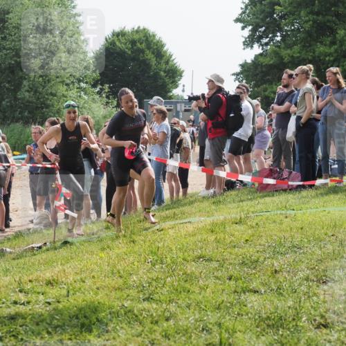 15.06.2025 - 27. Vierlanden-Triathlon KatJ http://msf.ph/oto/8015002 15.06.2025 10:15:25 Schwimmen 507, 542, 554, 555, 579, 613, 631 meine-sportfotos.de