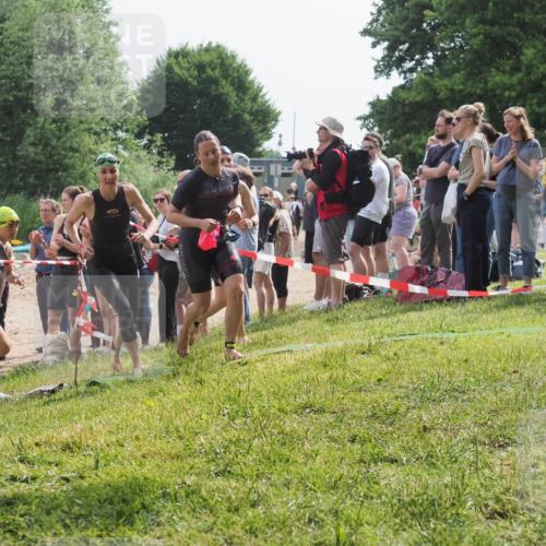 15.06.2025 - 27. Vierlanden-Triathlon KatJ http://msf.ph/oto/8015012 15.06.2025 10:15:25 Schwimmen 507, 542, 554, 555, 579, 613, 631 meine-sportfotos.de